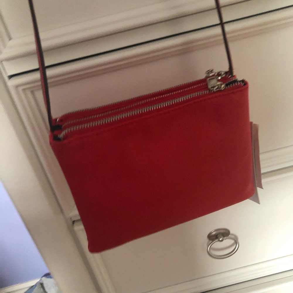 Red crossbody by design lab lord and Taylor